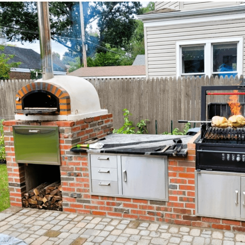 Pizzaioli Rustic Arch Oven In an outdoor kitchen