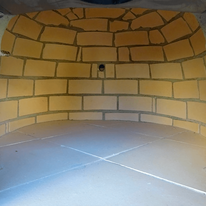 Inside the Lume Alto Tudo Premium Pizza Oven