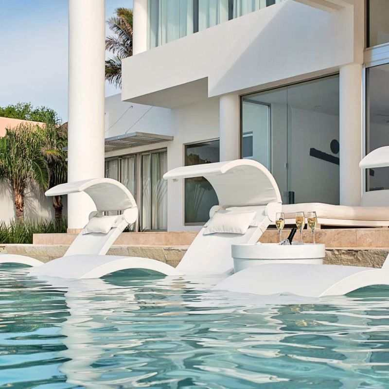 Ledge Signature Chaise Shade