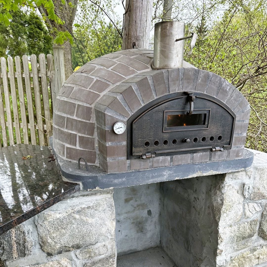 Lume Largo Tudo Premium Pizza Oven under natural lighting