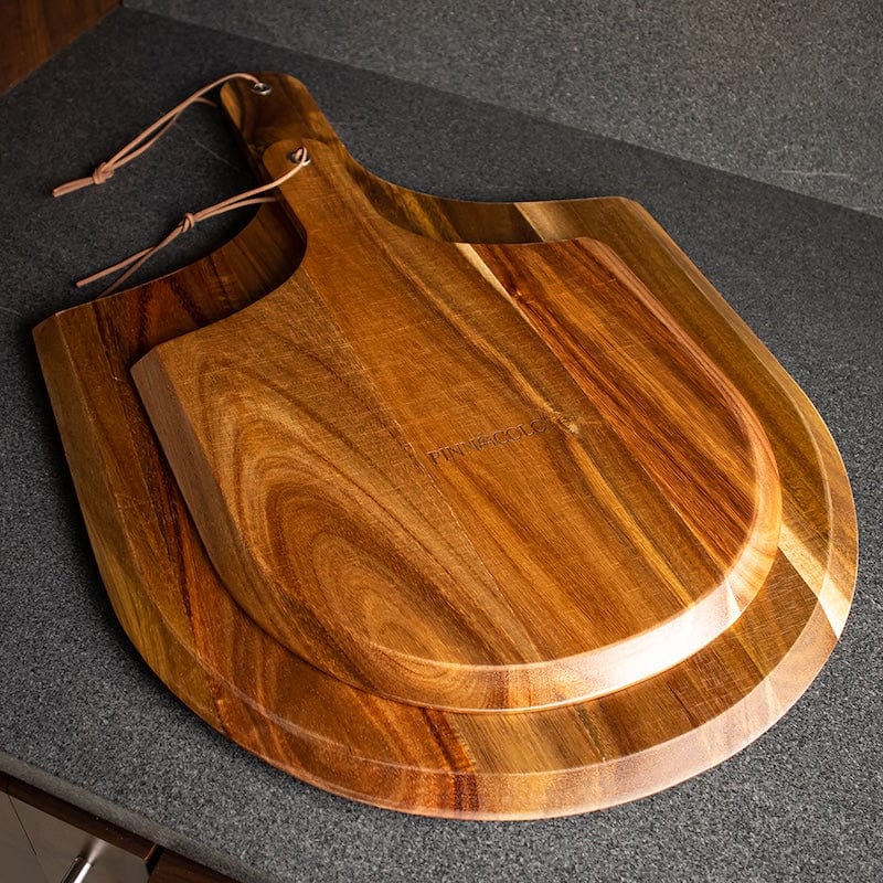 Size Difference between the 12 and 16-inch Pinnacolo Acacia Wooden Peel