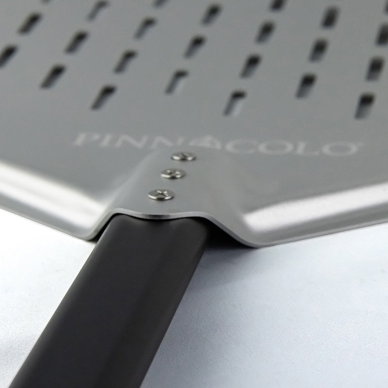 Close Up Details of the Pinnacolo Aluminum Head and Handle