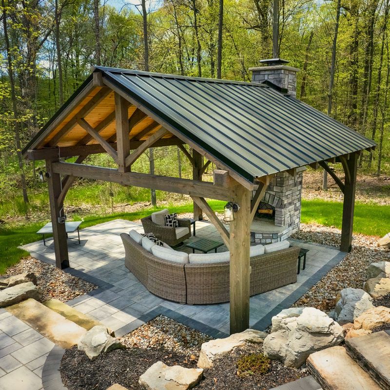 Round Grove Largo Outdoor Fireplace FP1800