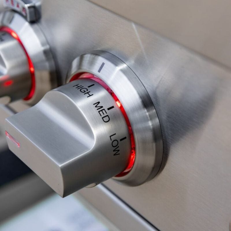 Summerset Sizzler PRO Grill Close Up of Gas Knob on High