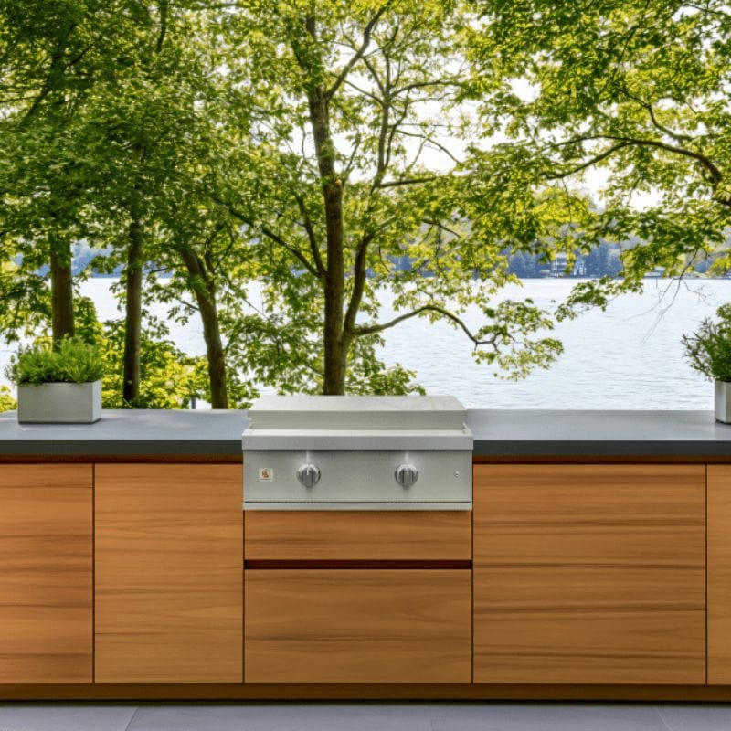 Summerset Griddle PRO Built into an outdoor kitchen countertop