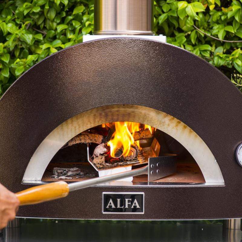 Starting a fire in an Alfa ONE wood fired oven