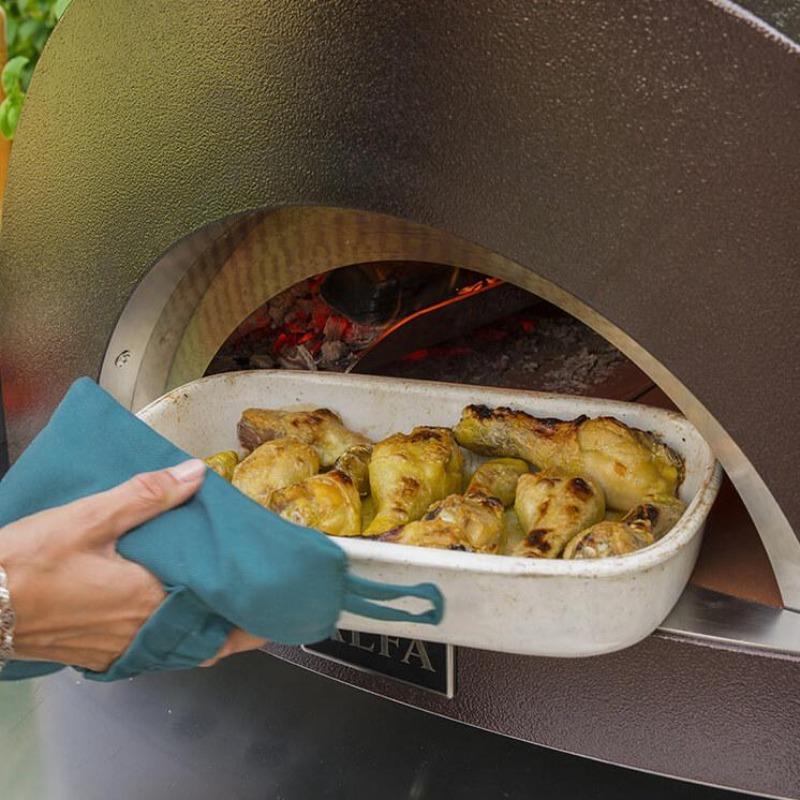Cooking chicken in the Alfa ONE wood pizza oven